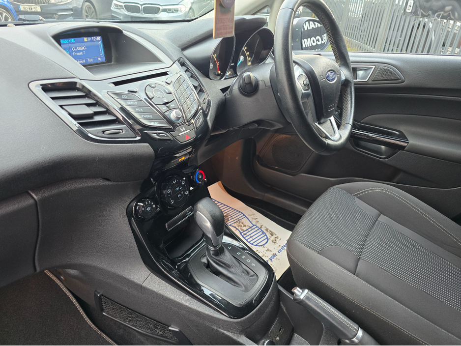 2016 Ford Fiesta - image 16