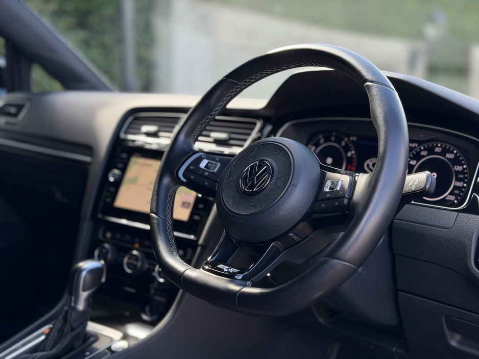 2019 Volkswagen Golf - image 19