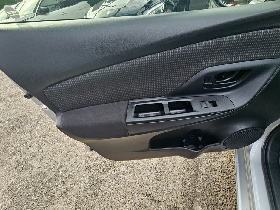 2016 Toyota Vitz - image 26