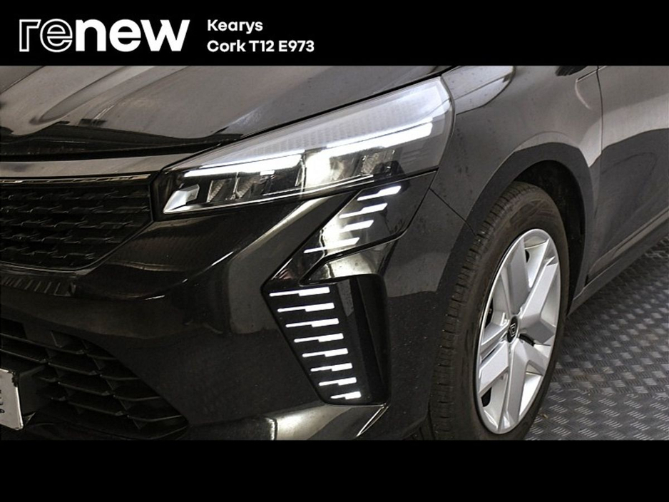 2025 Renault Clio - image 17