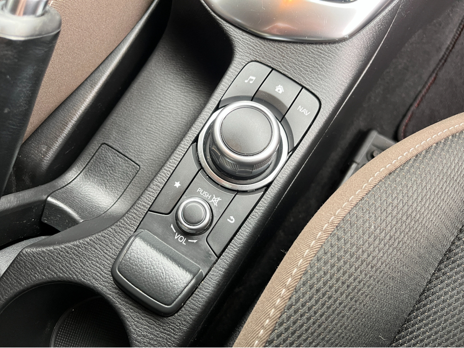 2022 Mazda Mazda2 - image 18