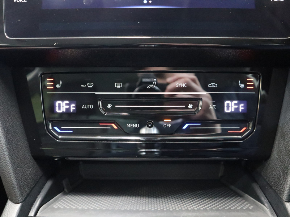 2021 Volkswagen Passat *123* GTE S-A DSG €23,995