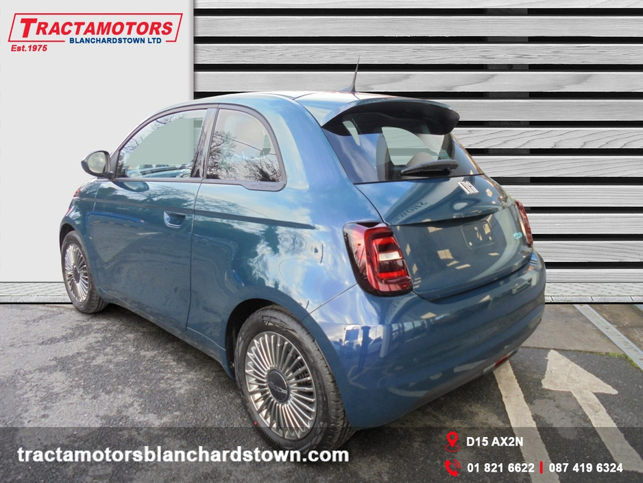 2025 Fiat 500e - image 7