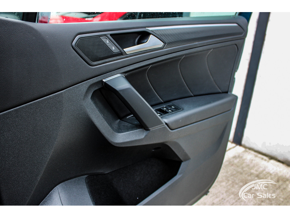 2021 Volkswagen Tiguan - image 21