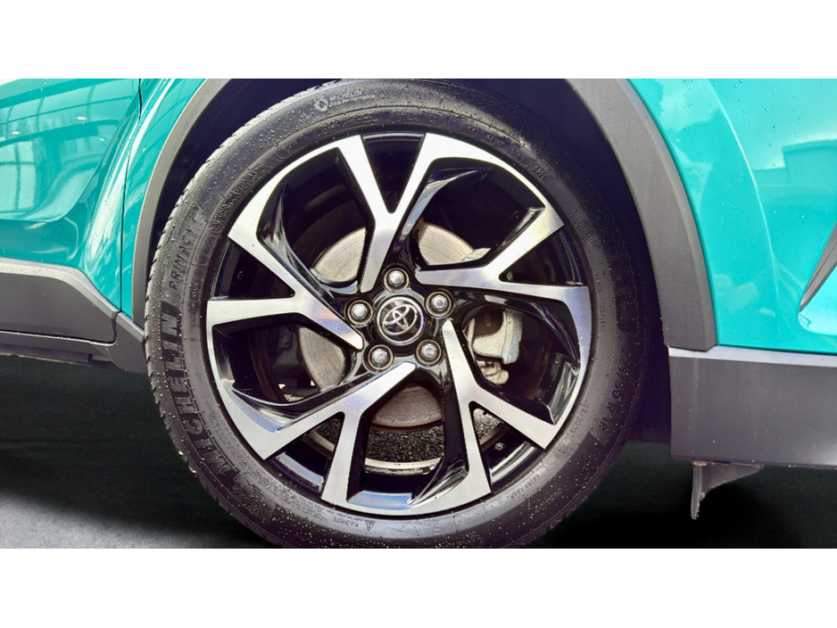 2017 Toyota C-HR - image 5