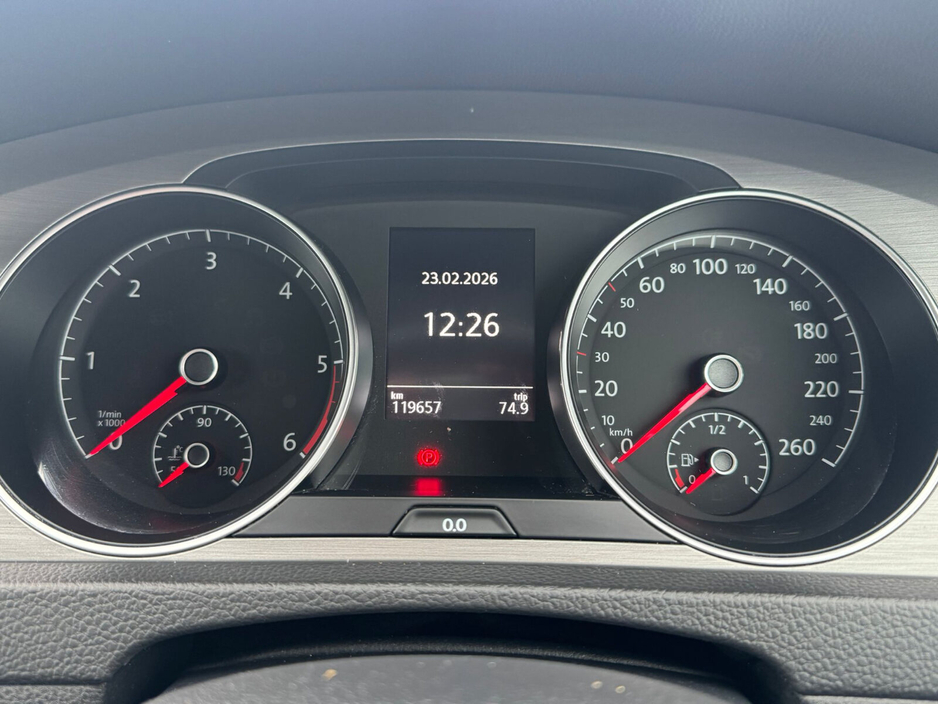 2016 Volkswagen Golf - image 10