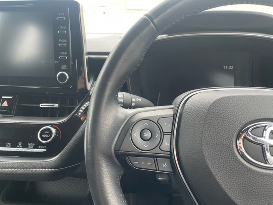 2022 Toyota Corolla - image 11