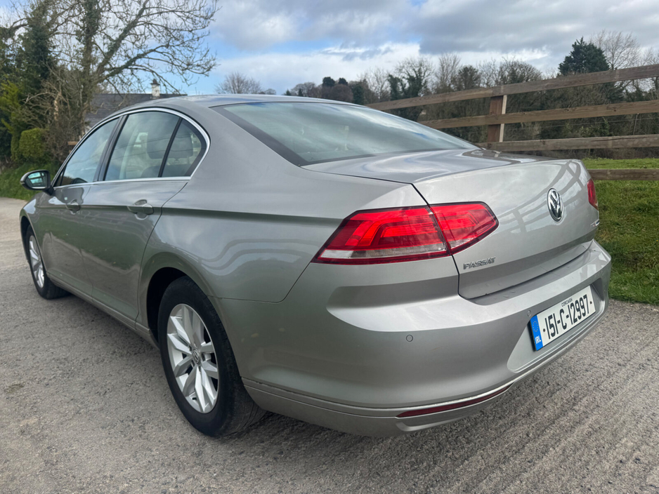 2015 Volkswagen Passat - image 6