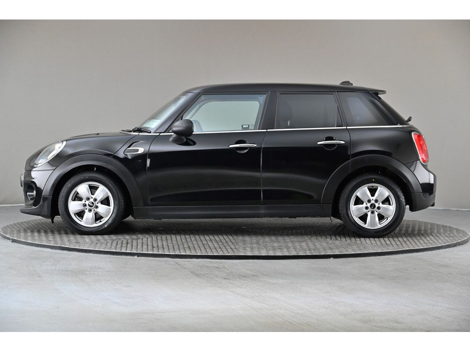 2016 MINI Hatch - image 5