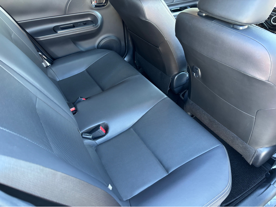 2018 Toyota Aqua - image 8