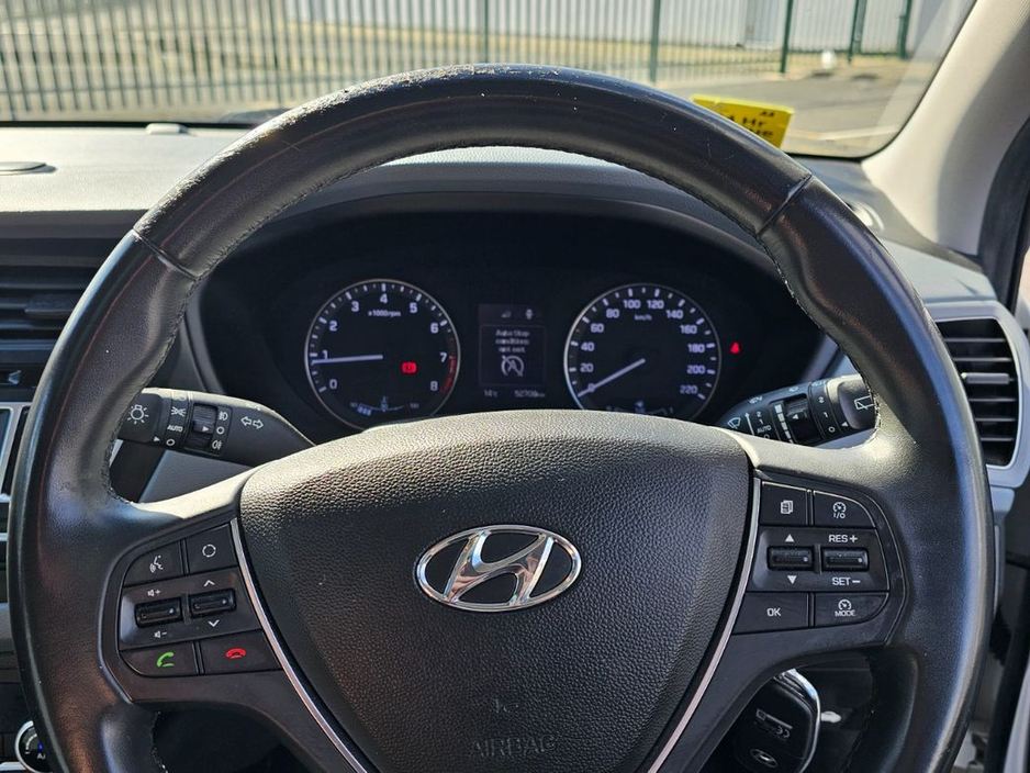 2016 Hyundai i20 - image 11