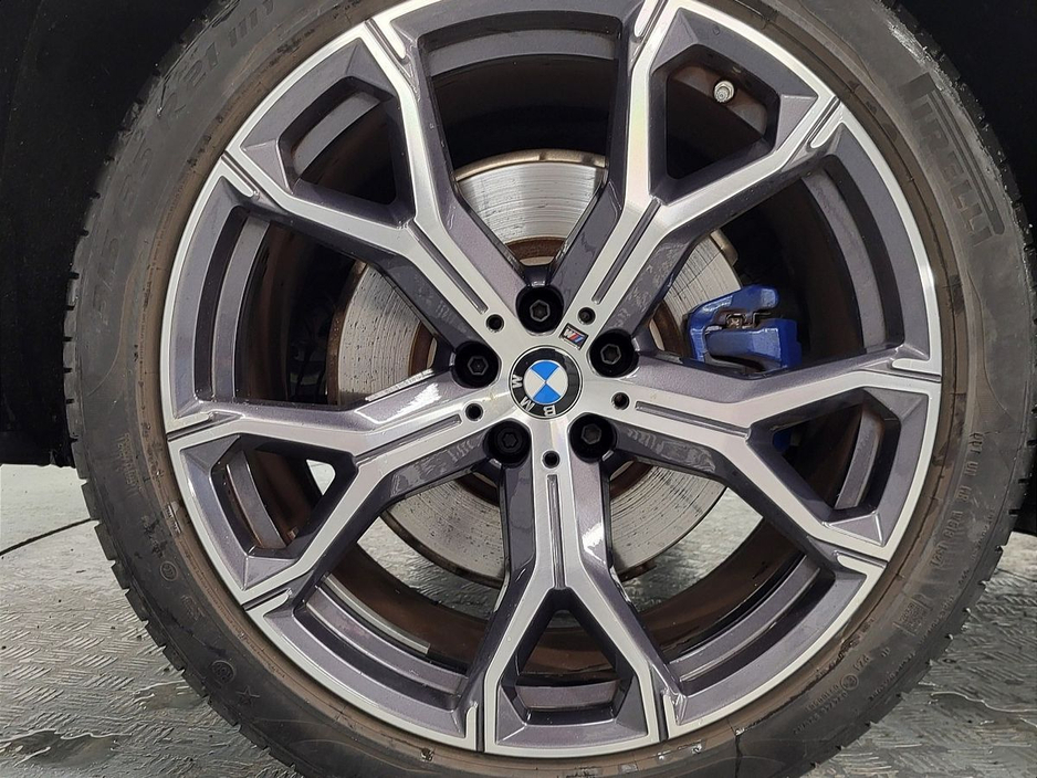 2021 BMW X5 - image 13