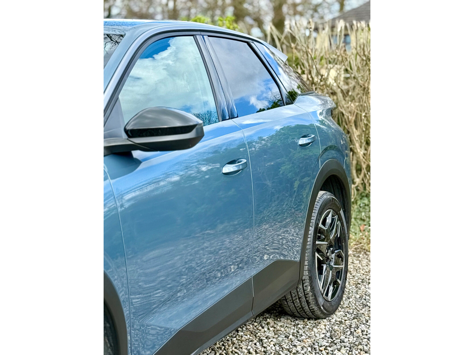 2025 Peugeot 3008 - image 7