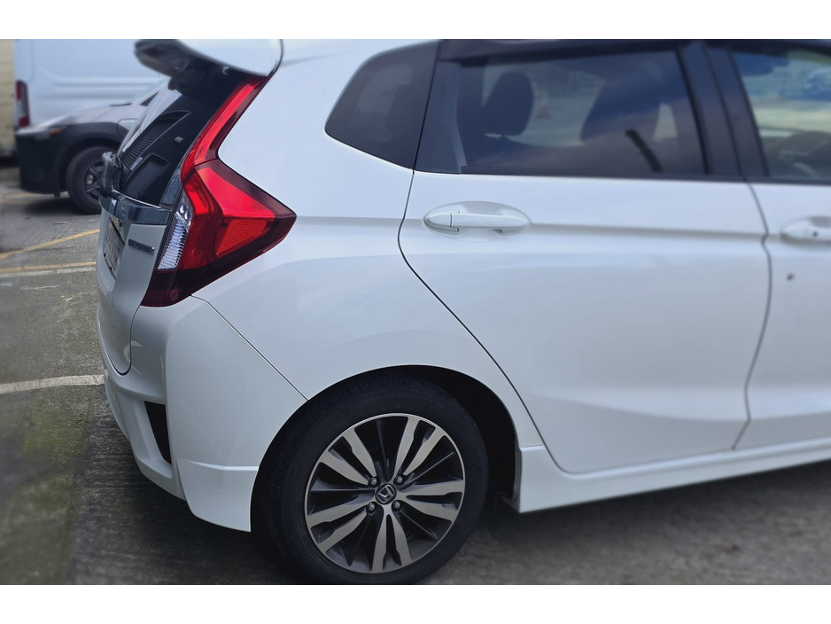 2015 Honda Fit - image 32