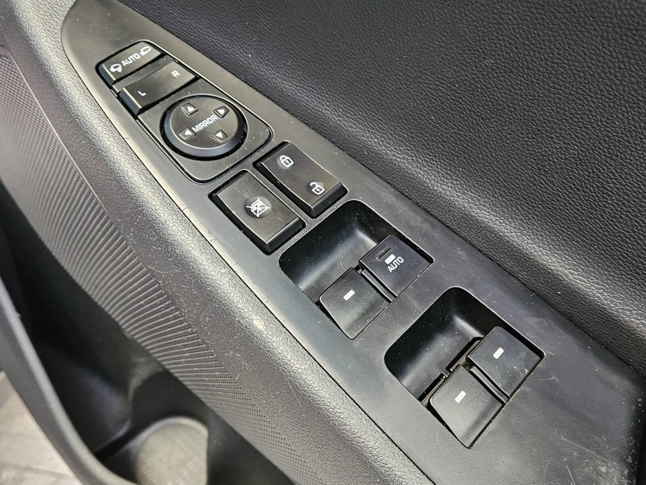 2017 Hyundai Tucson - image 7