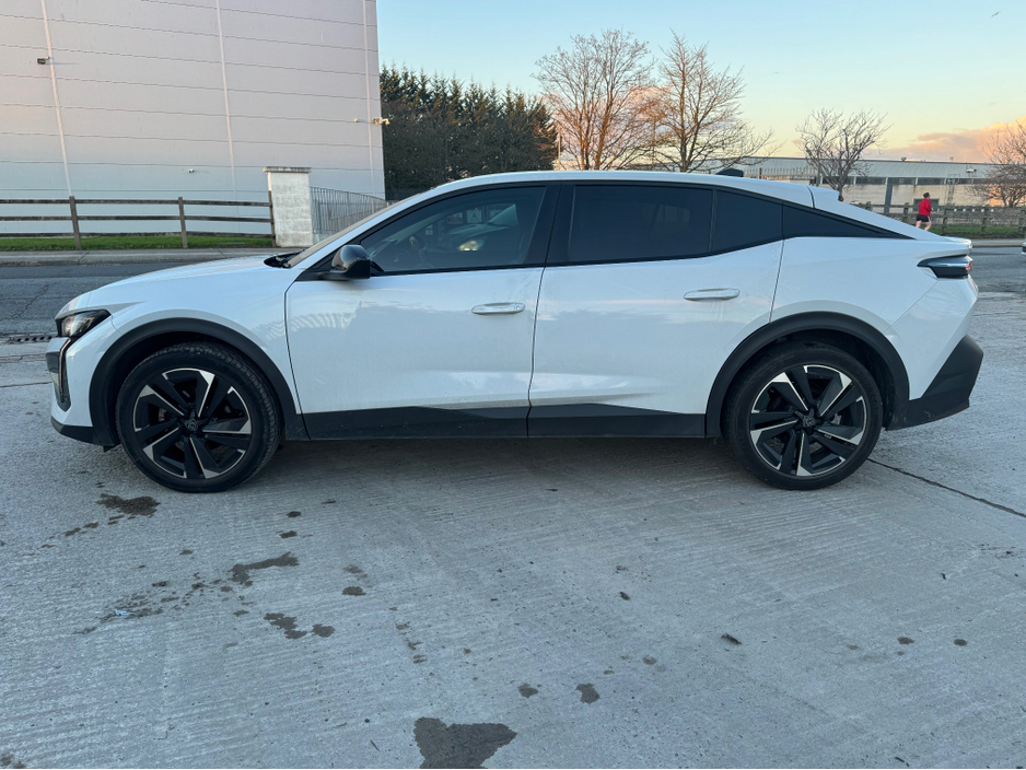 2024 Peugeot 408 ALLURE 1.2 130 AUTOMATIC 6 €30,995