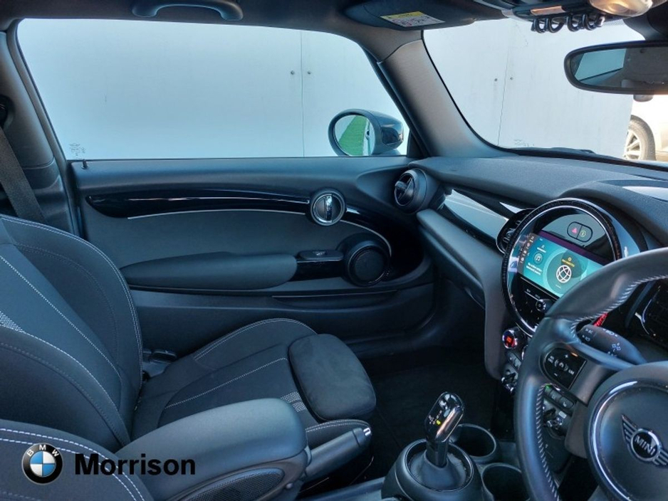 2023 MINI Hatch - image 18