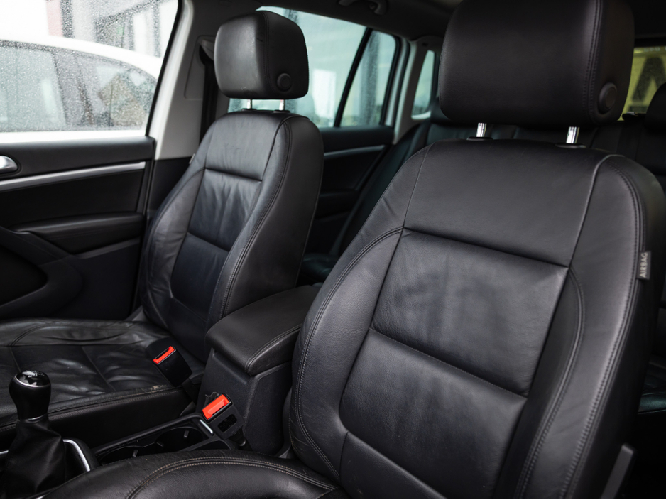 2016 Volkswagen Tiguan - image 18