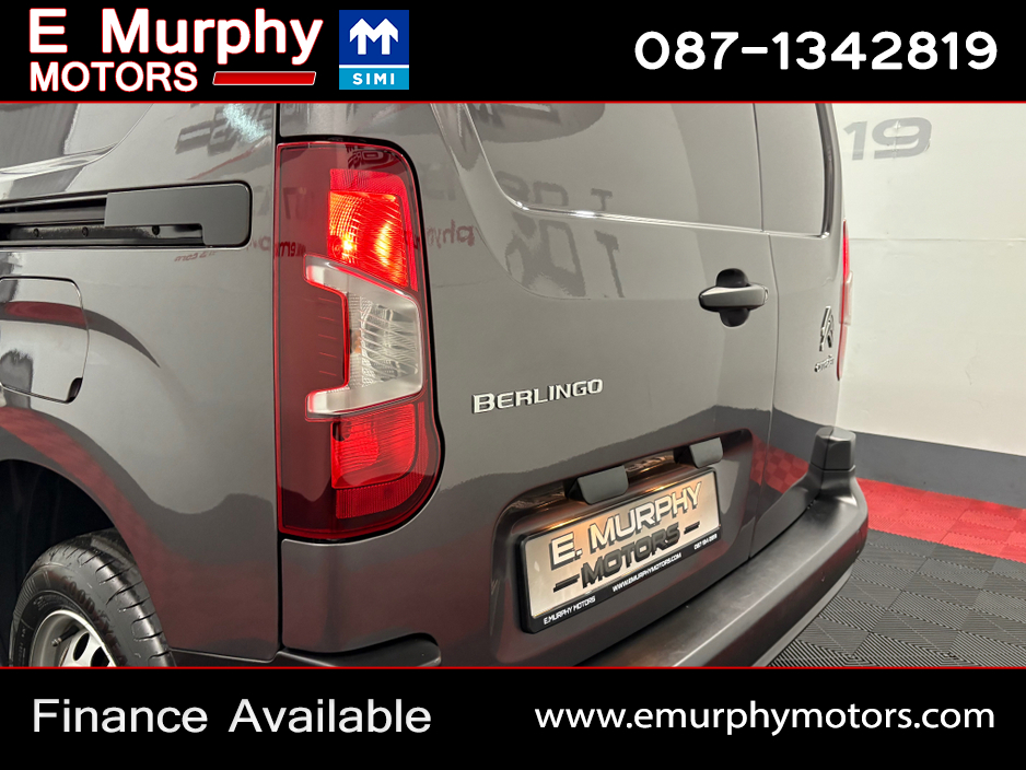 2023 Citroen Berlingo - image 25