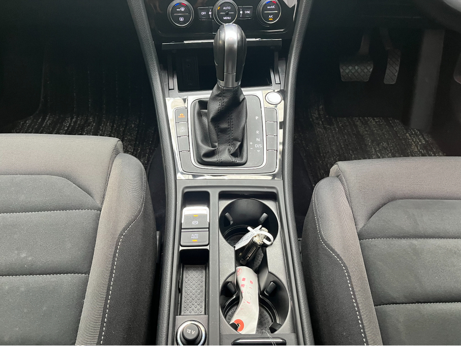 2018 Volkswagen Golf - image 17