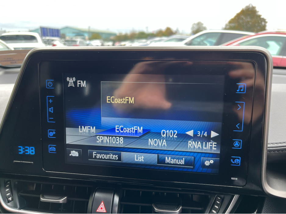 2020 Toyota C-HR HYBRID LUNA SPORT AUTOMATIC 1.8 PETROL //ADAPTIVE CRUISE CONTROL//KEYLESS ENTRY//REVERSE CAMERA//HEATED SEATS// €22,950