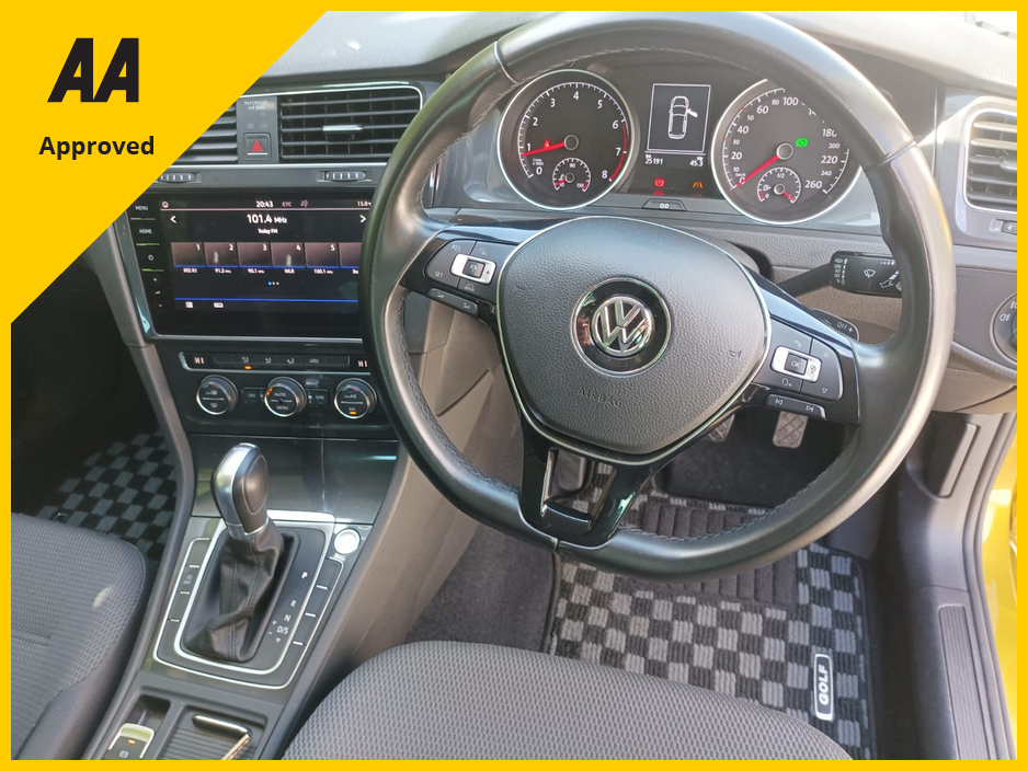 2017 Volkswagen Golf - image 8