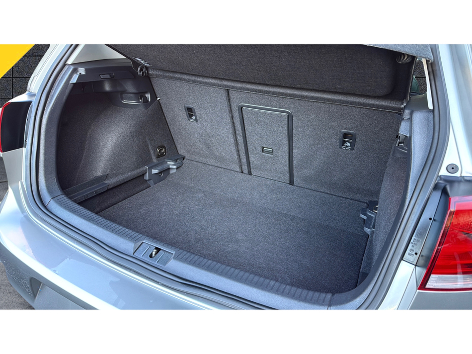 2016 Volkswagen Golf - image 25