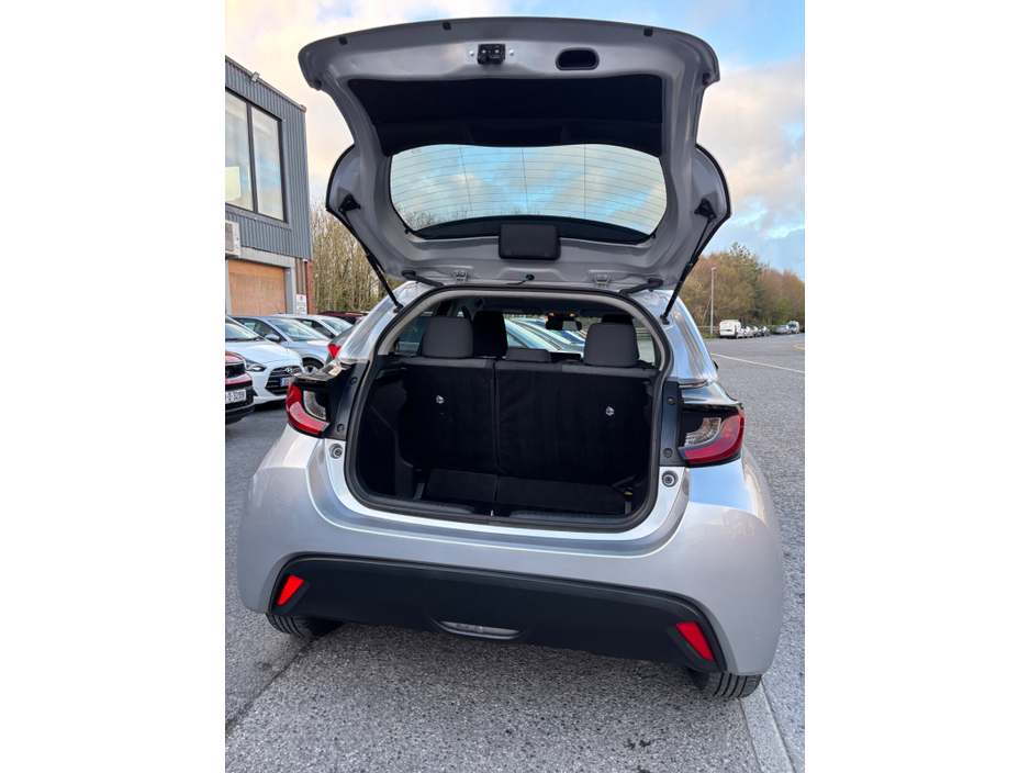 2023 Mazda Mazda2 - image 10