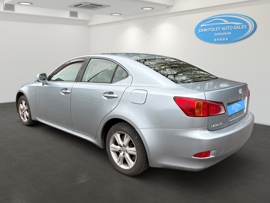 2009 Lexus IS 220 D - image 7