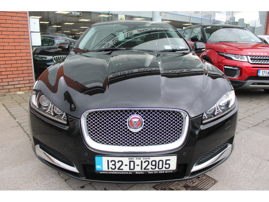 2013 Jaguar XF - image 7