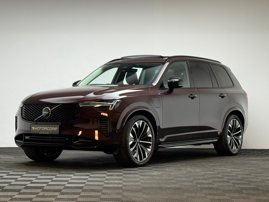 2025 Volvo XC90 - image 3