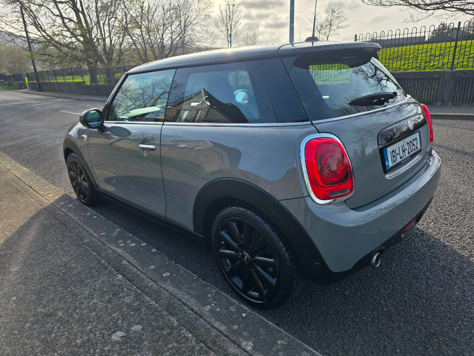 2018 MINI Cooper - image 5