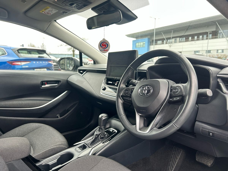 2023 Toyota Corolla - image 6