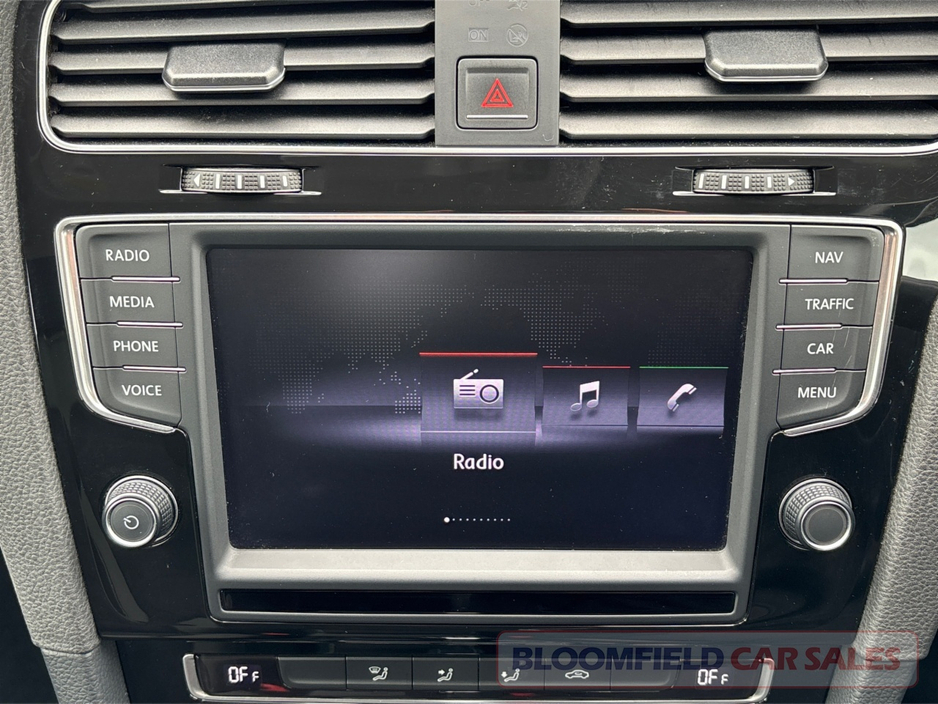 2015 Volkswagen Golf - image 17