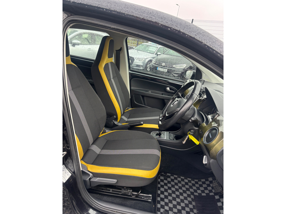 2018 Volkswagen up!  €11,500
