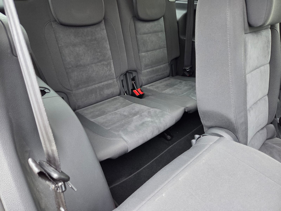 2015 Volkswagen Touran 1.4 tfsi hi line auto €15,200