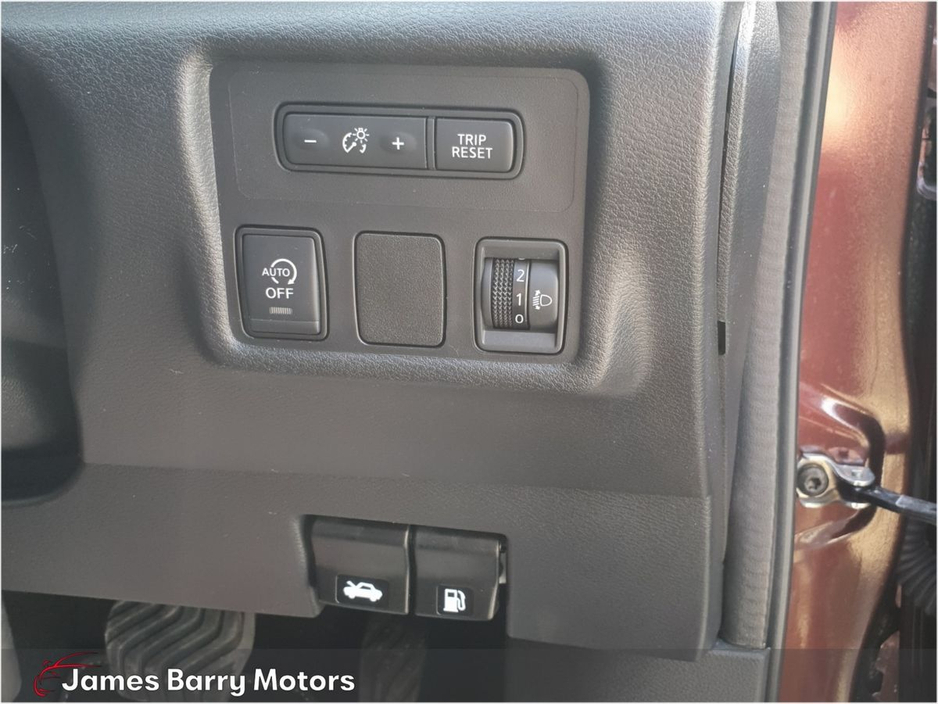 2022 Nissan Micra 1.0T SV CVT €17,950