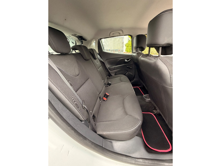 2016 Renault Clio - image 7