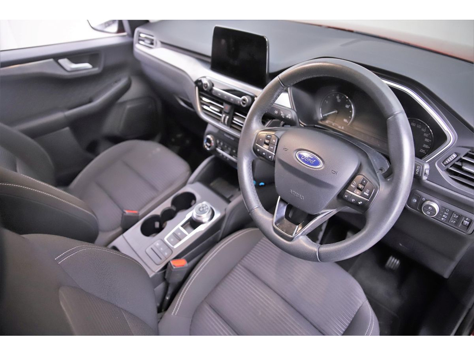 2020 Ford Kuga - image 13