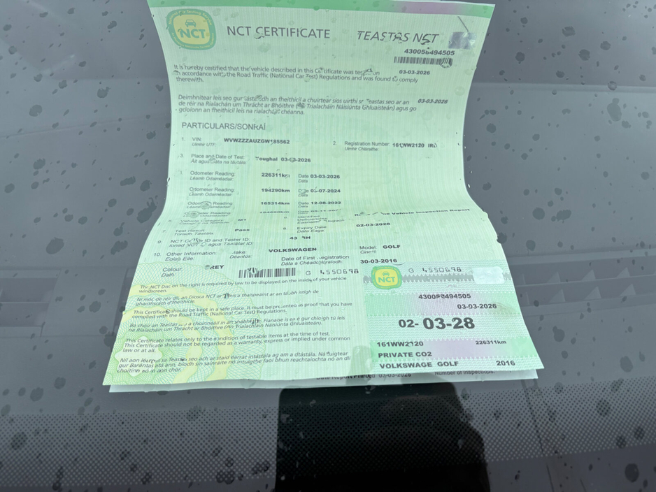 2016 Volkswagen Golf - image 9