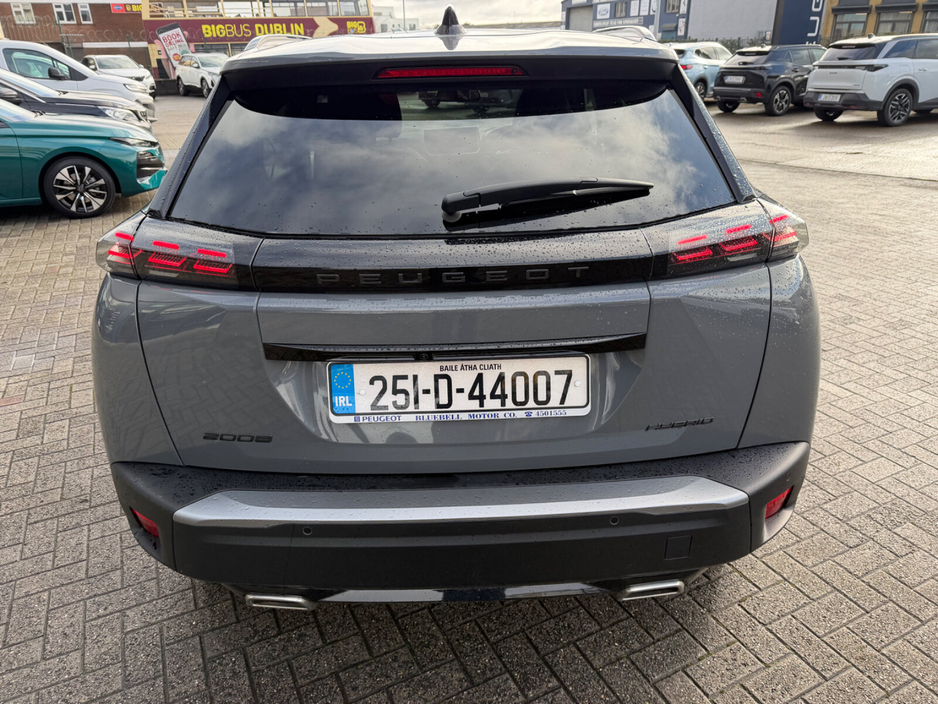 2025 Peugeot 2008 - image 5