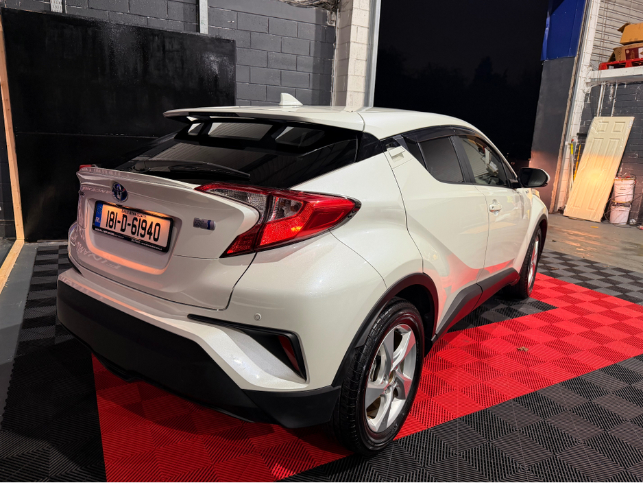 2018 Toyota C-HR 2018 Toyota C-HR Hybrid S-model (high spec) €19,249