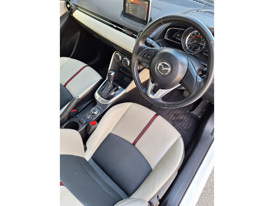 2016 Mazda Demio - image 9