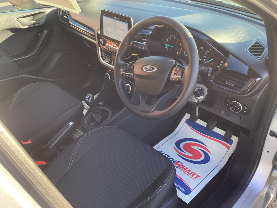 2022 Ford Fiesta - image 10