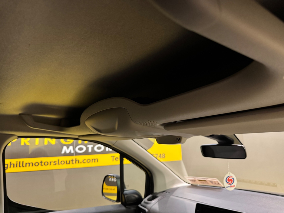 2021 Citroen Berlingo - image 27