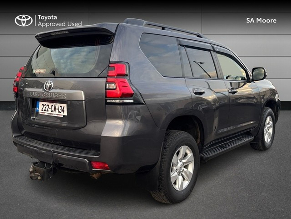 2023 Toyota Landcruiser - image 2
