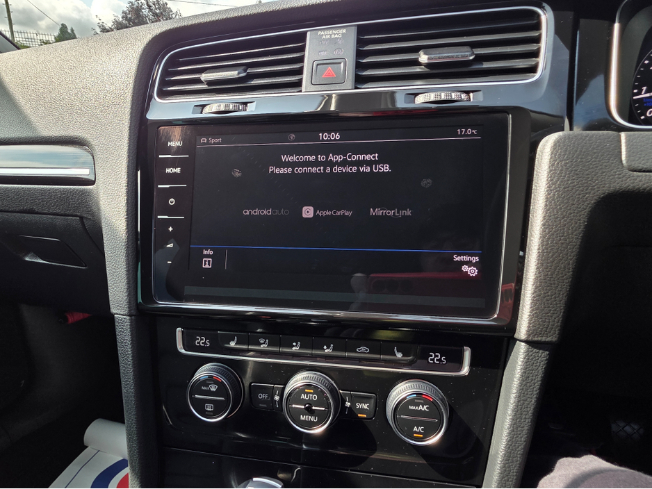 2020 Volkswagen Golf 1.4 FULL LEATHER SEATS ELECTRIC MEMORY SEATS  NAVI VIRTUAL CLOCKS ANDROID AUTO CARPLAY BLIND SPOT REAR TRAFFIC ASSIST ROAD SIGN RECOGNIZING  LANE ASSIST LOW TAX BAND €22,950