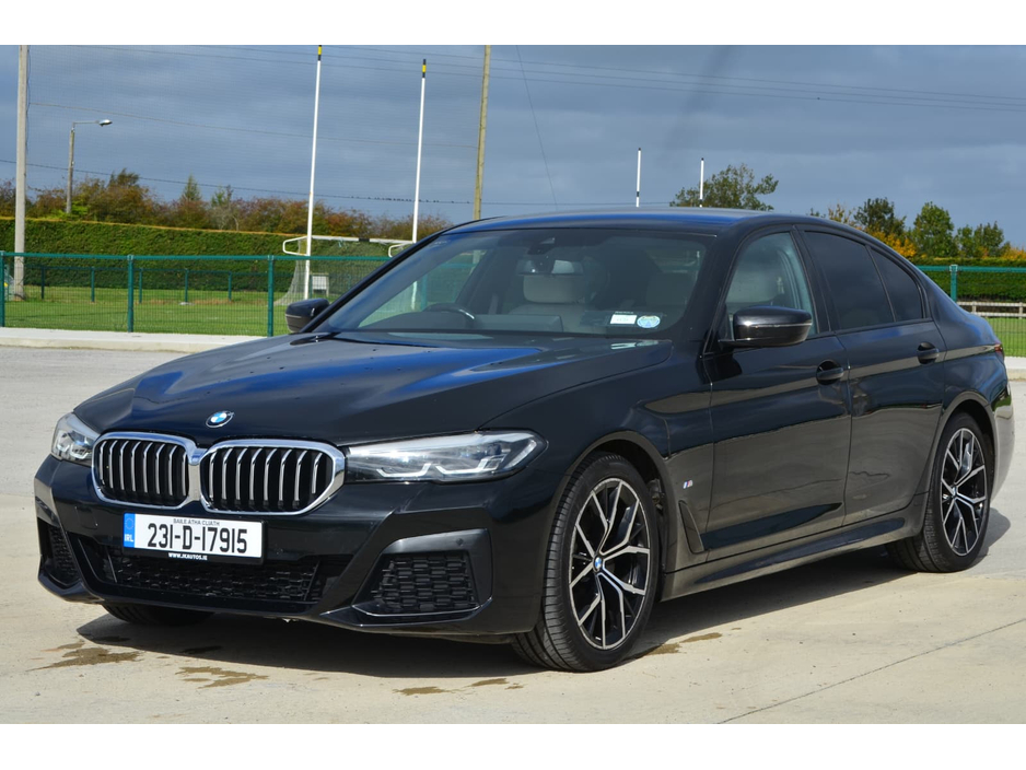 2023 BMW 5 Series - image 3