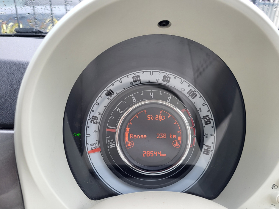 2019 Fiat 500 - image 27