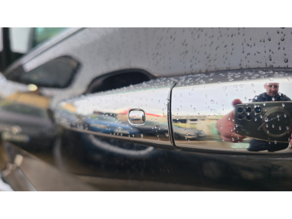 2015 Jeep Cherokee - image 9